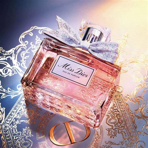 miss dior - the perfuming ritual